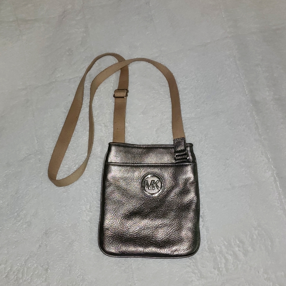 Michael Kors Metalic Silver Leather crossbody purse
